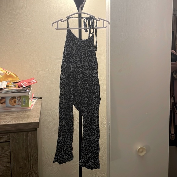 Baileys Blossoms Grayish/Blue Leopard Print Halter Jumpsuit - Picture 1 of 1